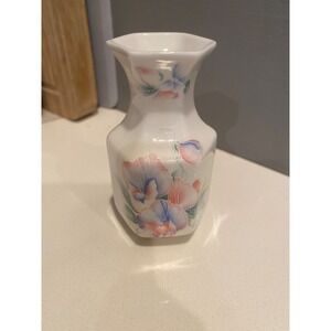 Vintage Aynsley bone China "Sweetheart" Flower Pattern Delicate Bud Vase England